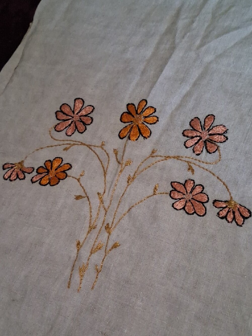 VINTAGE Embroidered Floral Table Runner - White with Orange Flowers - Picture 3 of 4